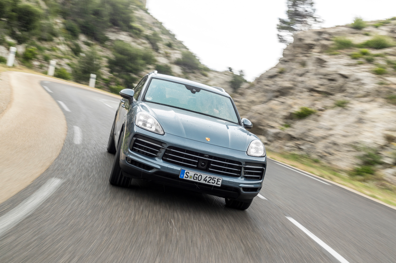 Illustration for article titled The 2019 Porsche Cayenne E-Hybrid Is Good But It Tries To Do Too Much